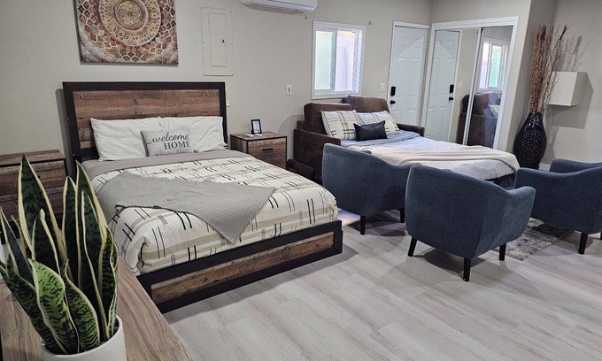 North Las Vegas Apartment | Cozy Private Studio in Las Vegas ! Private 2 car driveway.