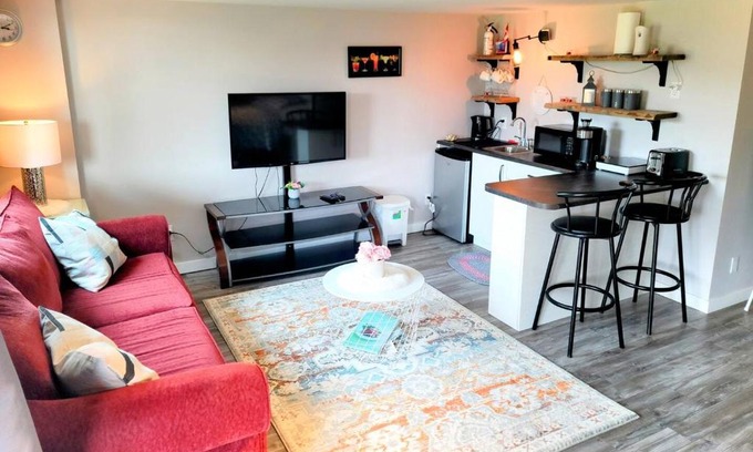 Fort Gary House | Cozy Private Suite
