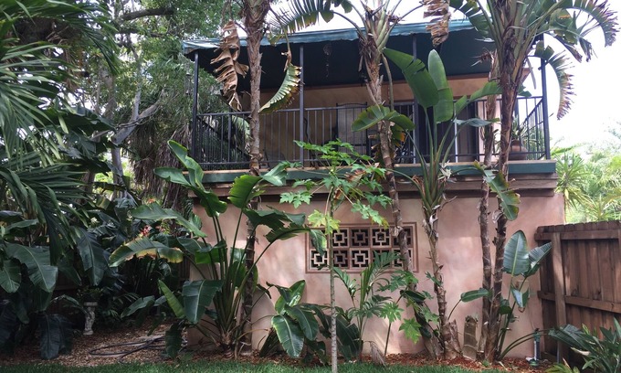 Riverside Park Apartment | Cozy & private with private yard