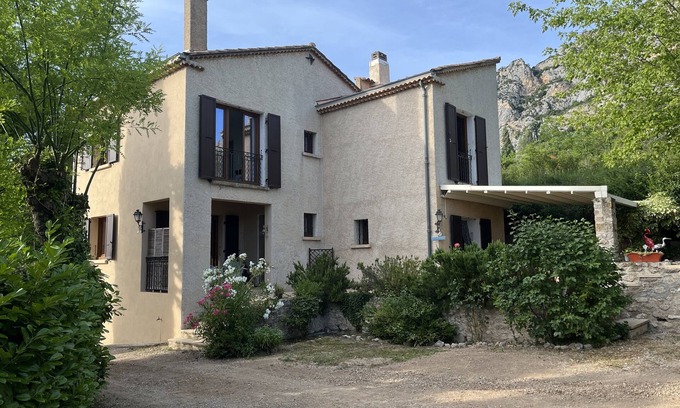 Moustiers-Sainte-Marie Villa | Cozy Provençal vacation home with pool in Moustiers-Ste-Marie