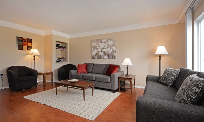 Oaklands Apartment | Cozy Quiet 2 bdrm Upper Suite Fully Furnished, All Inclusive with Parking