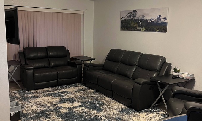 Delta Condo | Cozy, quiet 2-bedroom condo in welcoming Delta with WiFi & 1 car attached garage