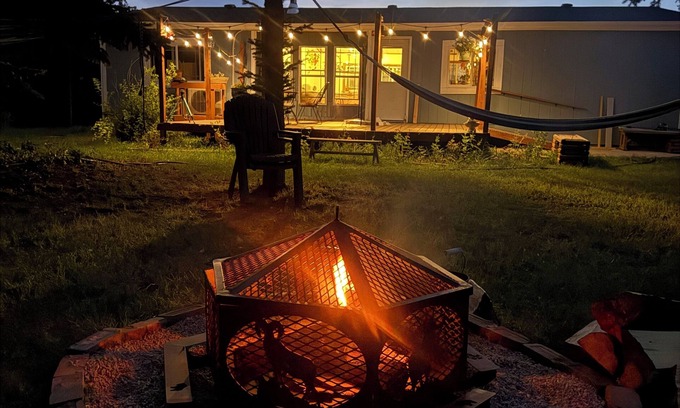 Sheridan House | Cozy, quiet 3bdrms ,2bath, 2acres. Dog frndly with fee