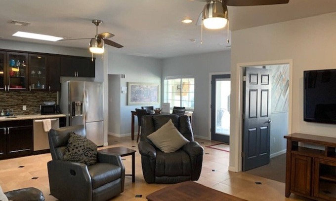 Lake Havasu City Cottage | Cozy, Quiet, Beautiful Casita - Heated Pool/Hot Tub and Mini Golf