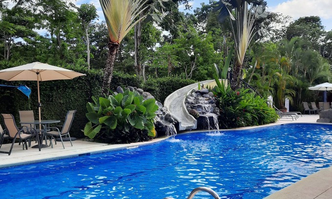 Jaco Condo | Cozy, quiet condo, steps to the pool, minutes to the beach, Club del Cielo