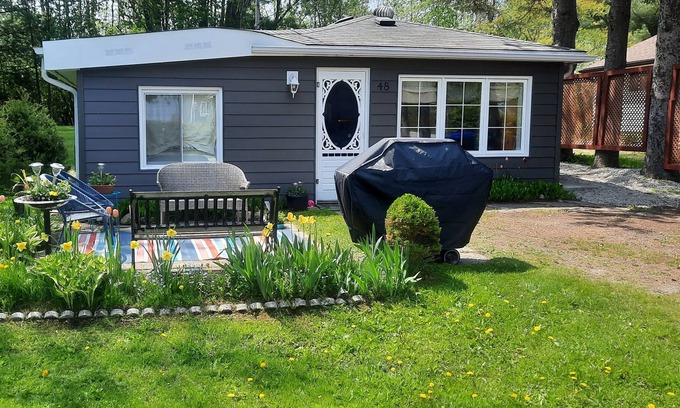 Victoria Harbour Cottage | Cozy, quiet cottage Relaxing getaway!