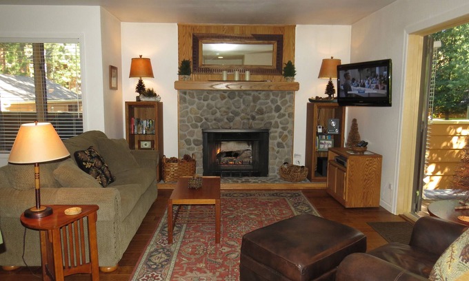Incline Village Condo | Cozy & Quiet Get-Away McCloud Condo Near Hyatt/Beach