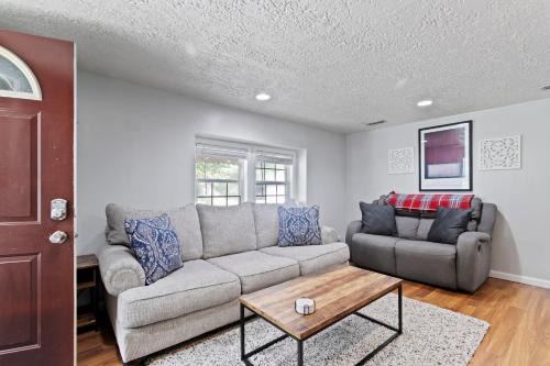 Indianapolis House | Cozy & Quiet Home Away from Home - 3 Beds 2 Baths - Fully Fenced Yard