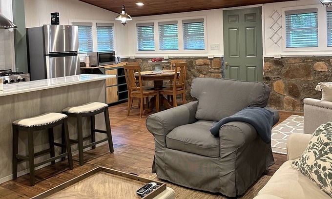 Rocky Bottom Cabin | Cozy quiet Sassafras Mountain Cabin Near Table Rock and Amazing Waterfalls