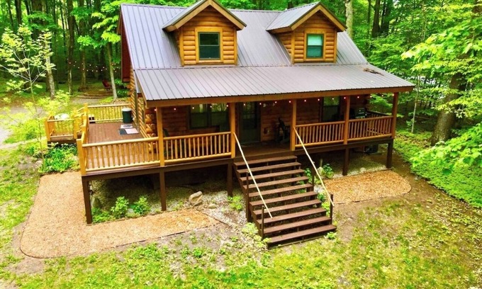 Bellaire Cabin | Cozy & Quiet Shanty Creek Log Cabin 1 mile to Schuss Mountain Golf Course