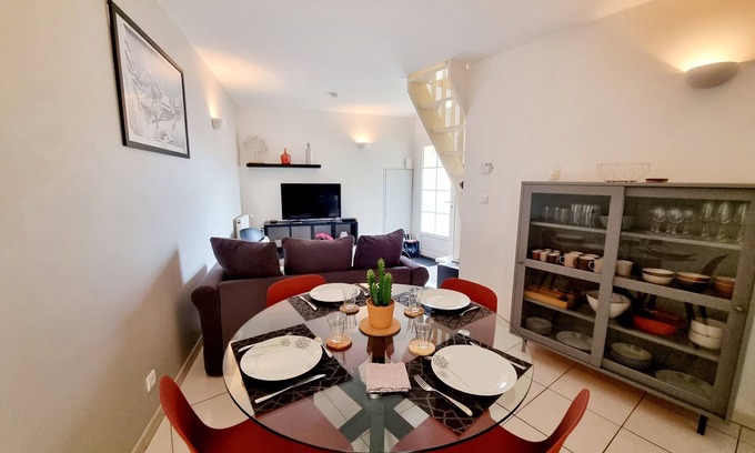 Angouleme House | Cozy quiet townhouse with patio