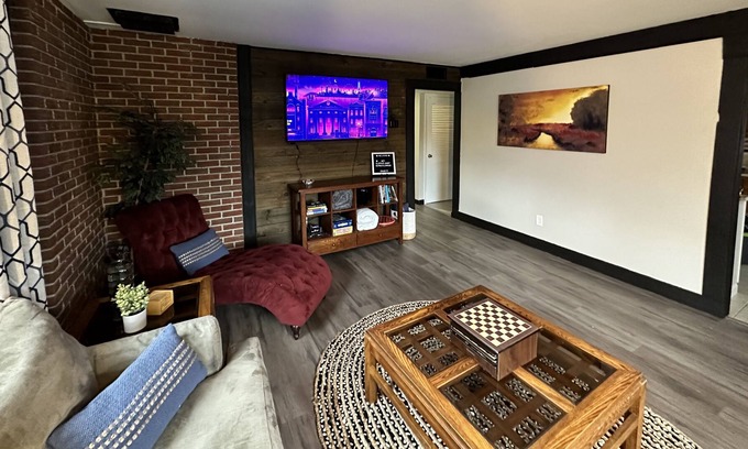 Dearborn Heights House | Cozy Ranch in Metro Detroit