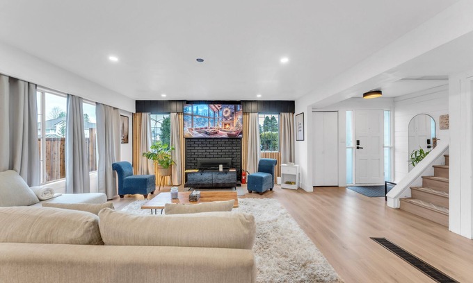 Maple Ridge House | Cozy rancher with a big yard close to the mountains