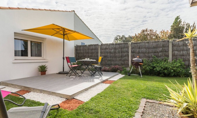 Bourgneuf-en-Retz Cottage | Cozy Renovated Cottage with Garden near Pornic Beaches