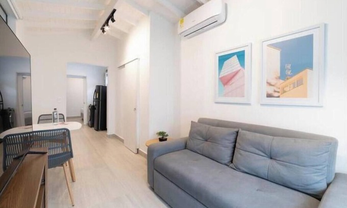 Los Naranjos Apartment | Cozy Renovated Apartment - A Hidden Gem in Poblado