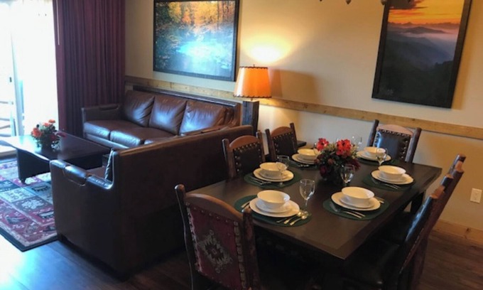 Gatlinburg Resort | Cozy resort in charming Gatlinburg with WiFi Unit Q