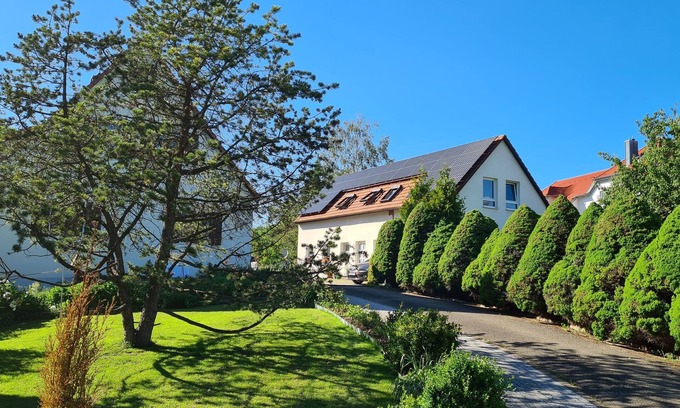 Bad Windsheim Apartment | Cozy rest near the Aisch river