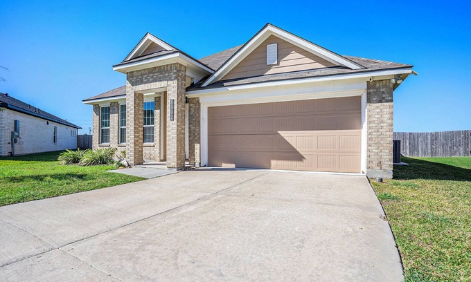 Texas City House | Cozy Retreat 15 mi from Galveston and JSC