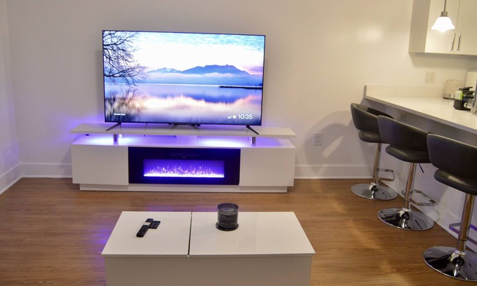 West Side Apartment | Cozy Retreat: 1BR Haven in NJ - Minutes from Time Square NYC