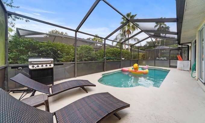 Sunset Lakes House | Cozy Retreat | 4BR House | Lake View | Pool