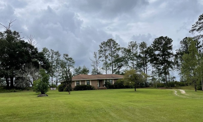 Troy House | Cozy retreat close to Troy with private Golf membership