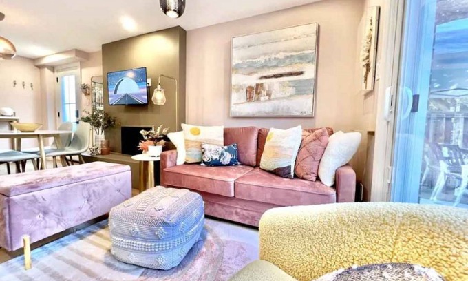 Thornhill House | Cozy Retreat! Convenient Hidden Gem near Toronto!
