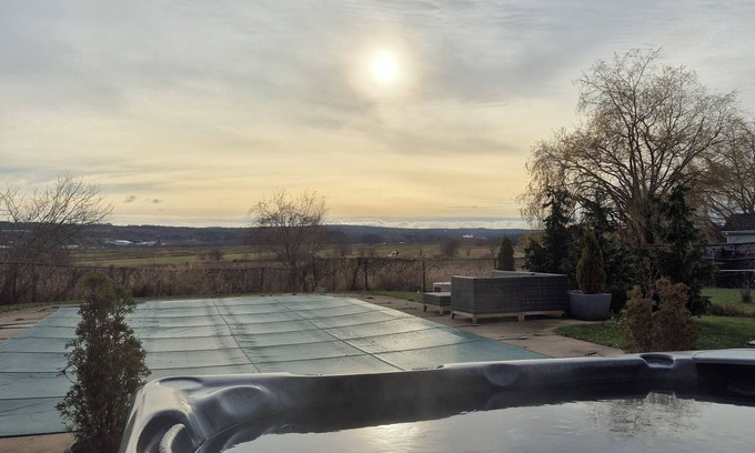 Port Williams Cottage | Cozy retreat in Annapolis Valley wine country with hot tub.