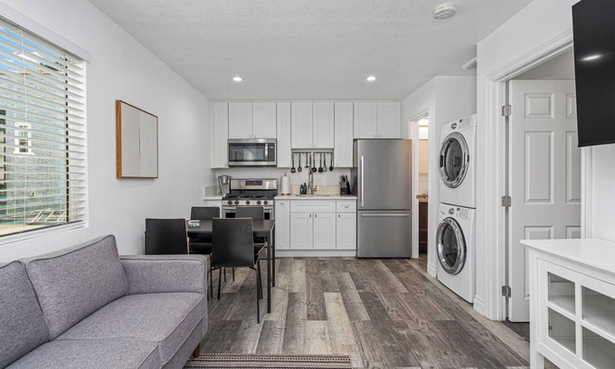 North Long Beach Apartment | Cozy Retreat in Long Beach