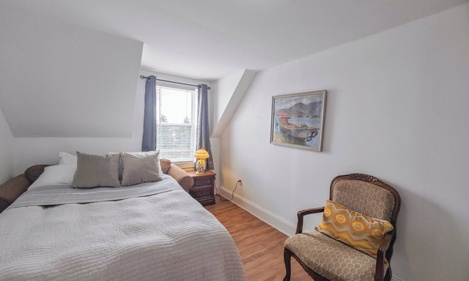 Harrington House | Cozy retreat located near the beautiful Brackley Bay! Pet-Friendly!