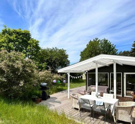 Ordrup House | Cozy Retreat Near Sejerøbugten
