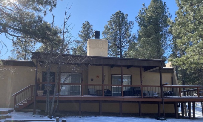 Alto Condo | Cozy retreat nestled in the pines, close to outdoor activities, Spencer Theater!