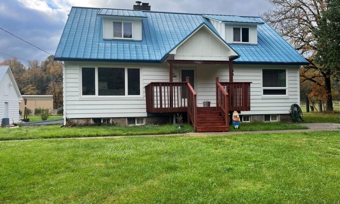 Trail Cabin | Cozy retreat on 3 acres near Lost Creek Lake. Pet Friendly