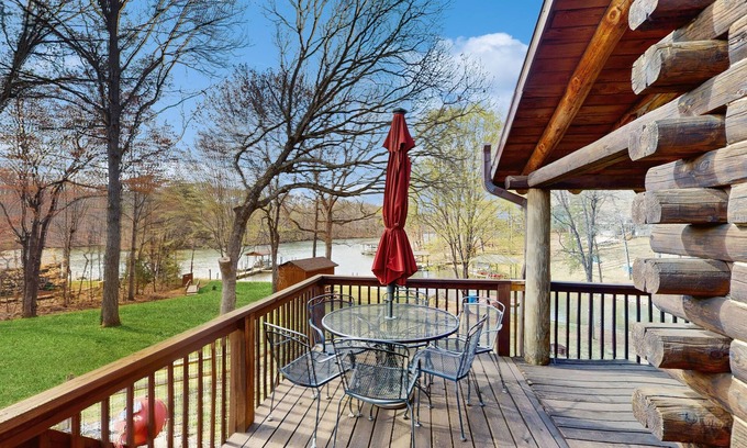 Moneta Cabin | Cozy retreat on the lake with views, peaceful vibes & modern comfort