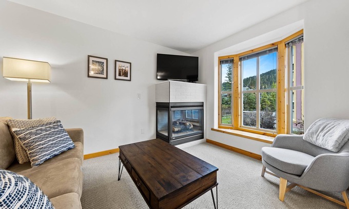 Sun Peaks Condo | Cozy retreat. Ski in/Ski out. Private Hot Tub.