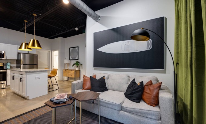 Nashville Condo | Cozy Retreat Sleeps 2 Pets Allowed 8 Min BNA