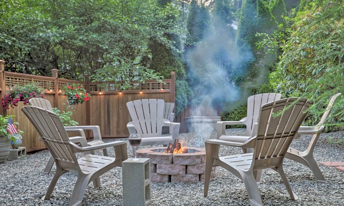 Mendenhall Valley Apartment | Cozy Retreat w/Fire Pit - Near Mendenhall Glacier