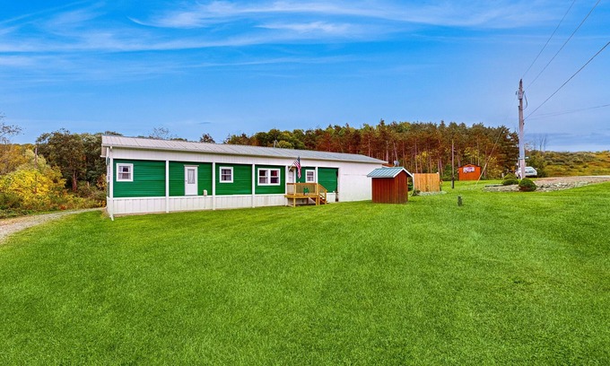 Cameron House | Cozy Retreat with Scenic Views, Internet and Outdoor Patio