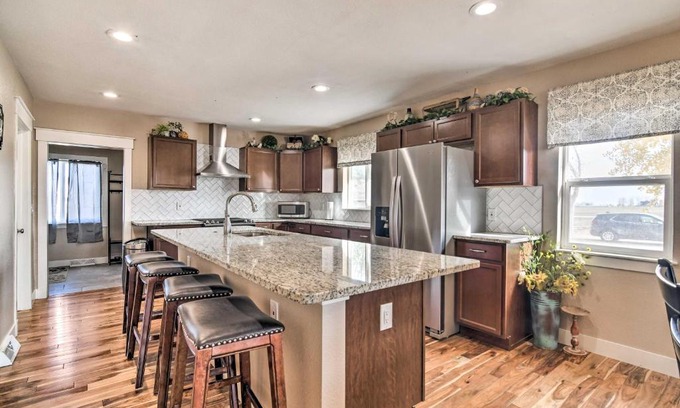 Platteville House | Cozy Retreat with Yard Space about 11 Mi to Longmont!