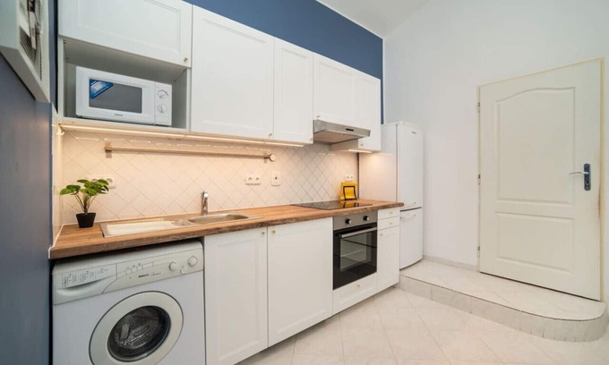 Zizkov Apartment | Cozy, retro-styled flat in beautiful Zizkov