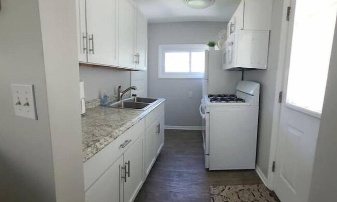 Indian River House | Cozy Riverfront Getaway 1BR + Sleeper Sofa