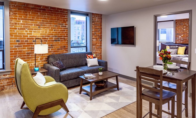 Riverside Apartment | Cozy Riverfront Park 1 Bed Travel Apartment