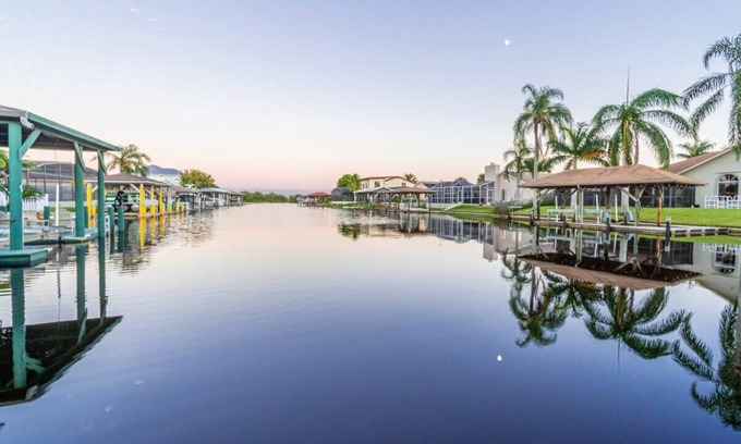 Villa De Palmas House | Cozy Riverfront Home with Pool