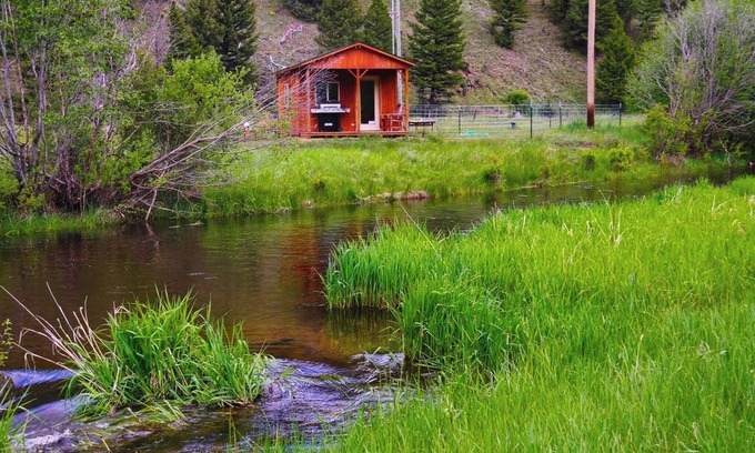 Drummond Cabin | Cozy Rock Creek Cabin - Fly Fisher's Retreat