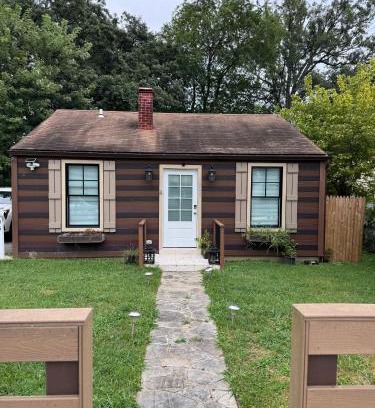 Rockville House | Cozy Rockville Home, Walk to The Square and Rockville Metro Station