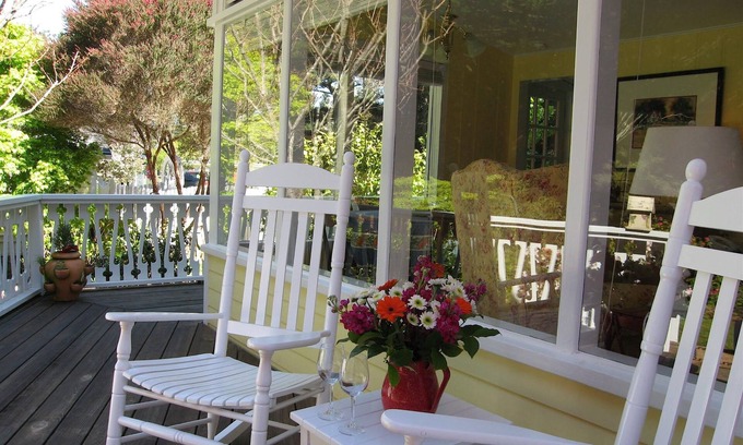 Mendocino Cottage | Cozy, Romantic Cottage just 3 minutes from the village of Mendocino!