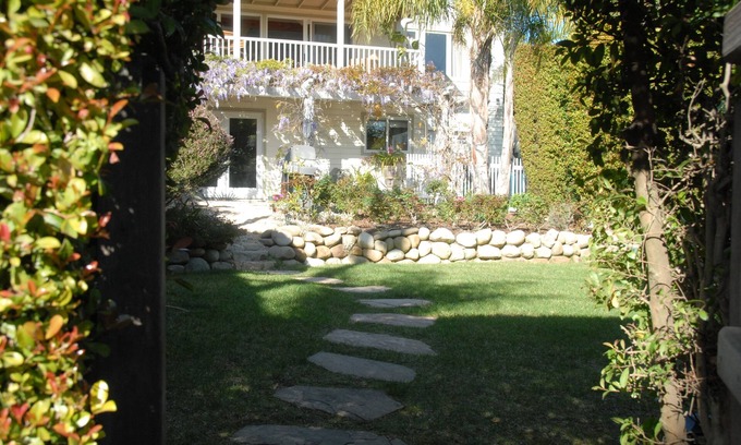 Lower Riviera House | Cozy, Romantic Retreat in the Heart of Santa Barbara near the Historical Mission