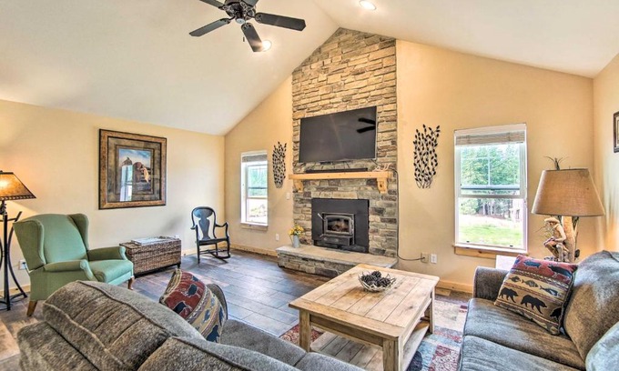 Ronald House | Cozy Ronald Retreat with Community Amenities!
