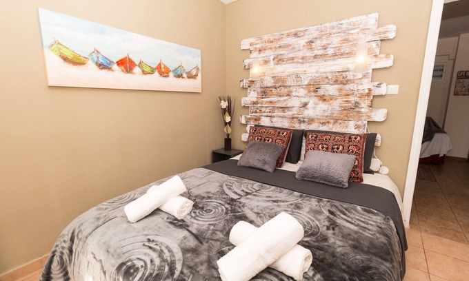 Neoi Epivates Apartment | Cozy Rooftop Apartment by the Sea