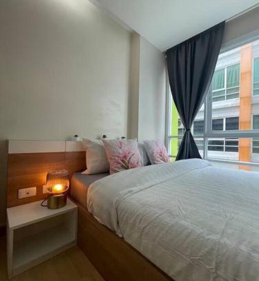 Ratchadaphisek Apartment | Cozy room at Huai Khwang close to MRT