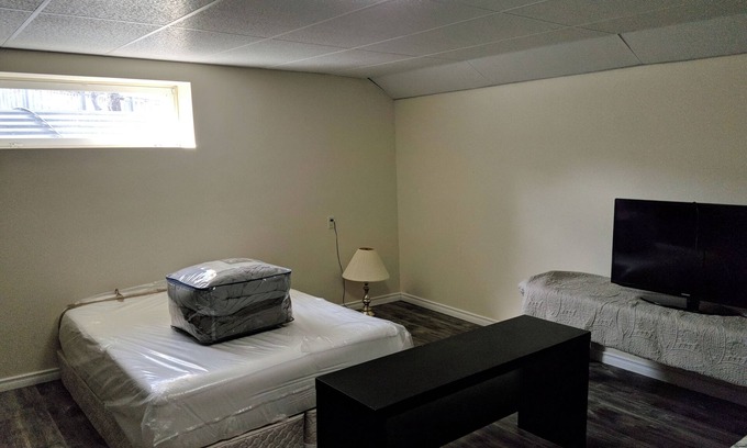 Fort Gary House | Cozy room in basement